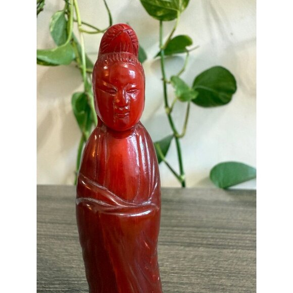 Red Resin Asian Figurine Statue - Picture 2 of 8